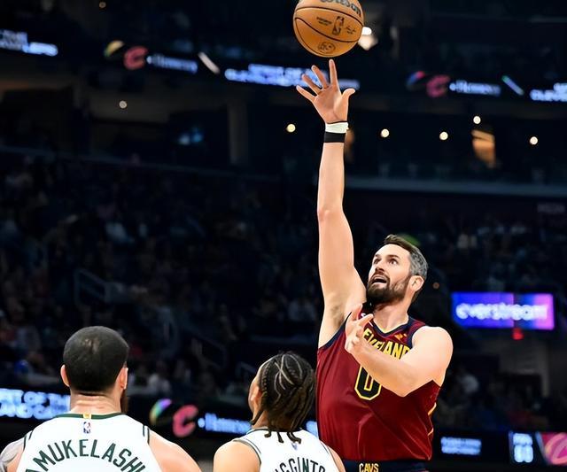 波兰前锋罗 波兰前锋罗